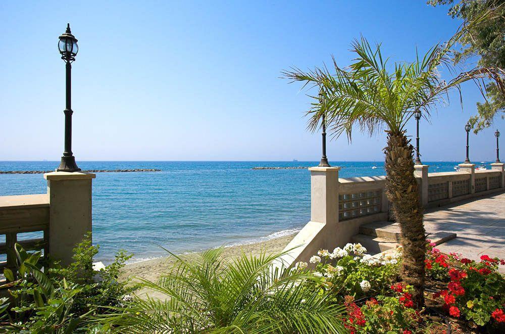 Aquarius Beach Hotel Limassol Extérieur photo
