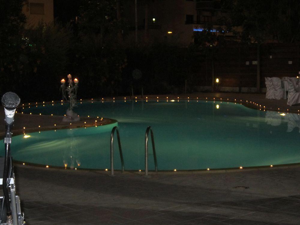 Aquarius Beach Hotel Limassol Extérieur photo